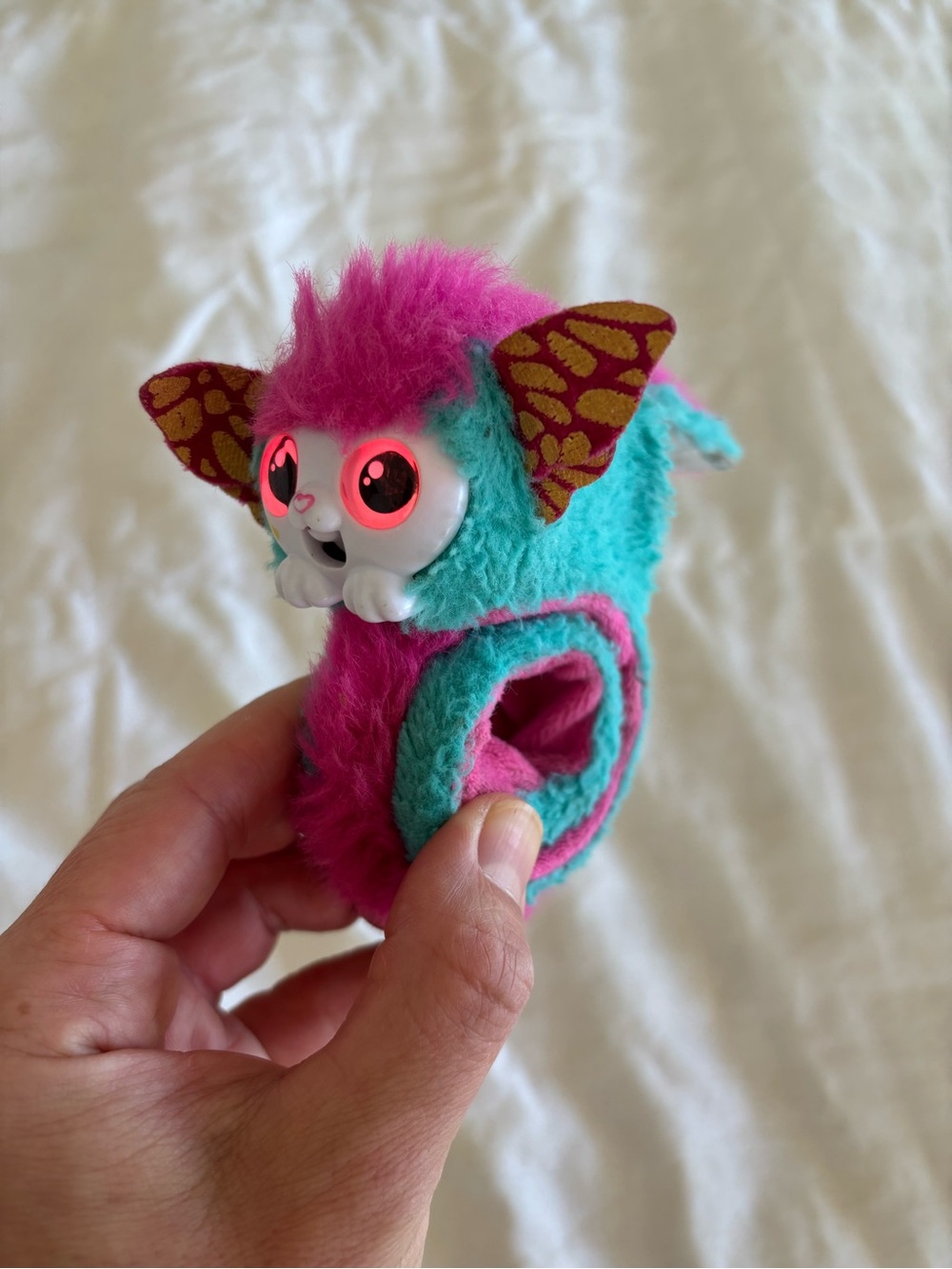 Little Live Pets Wrapples Flutta toy
 pink fur and teal accents